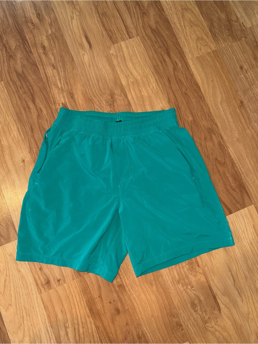 Lululemon men’s green shorts
